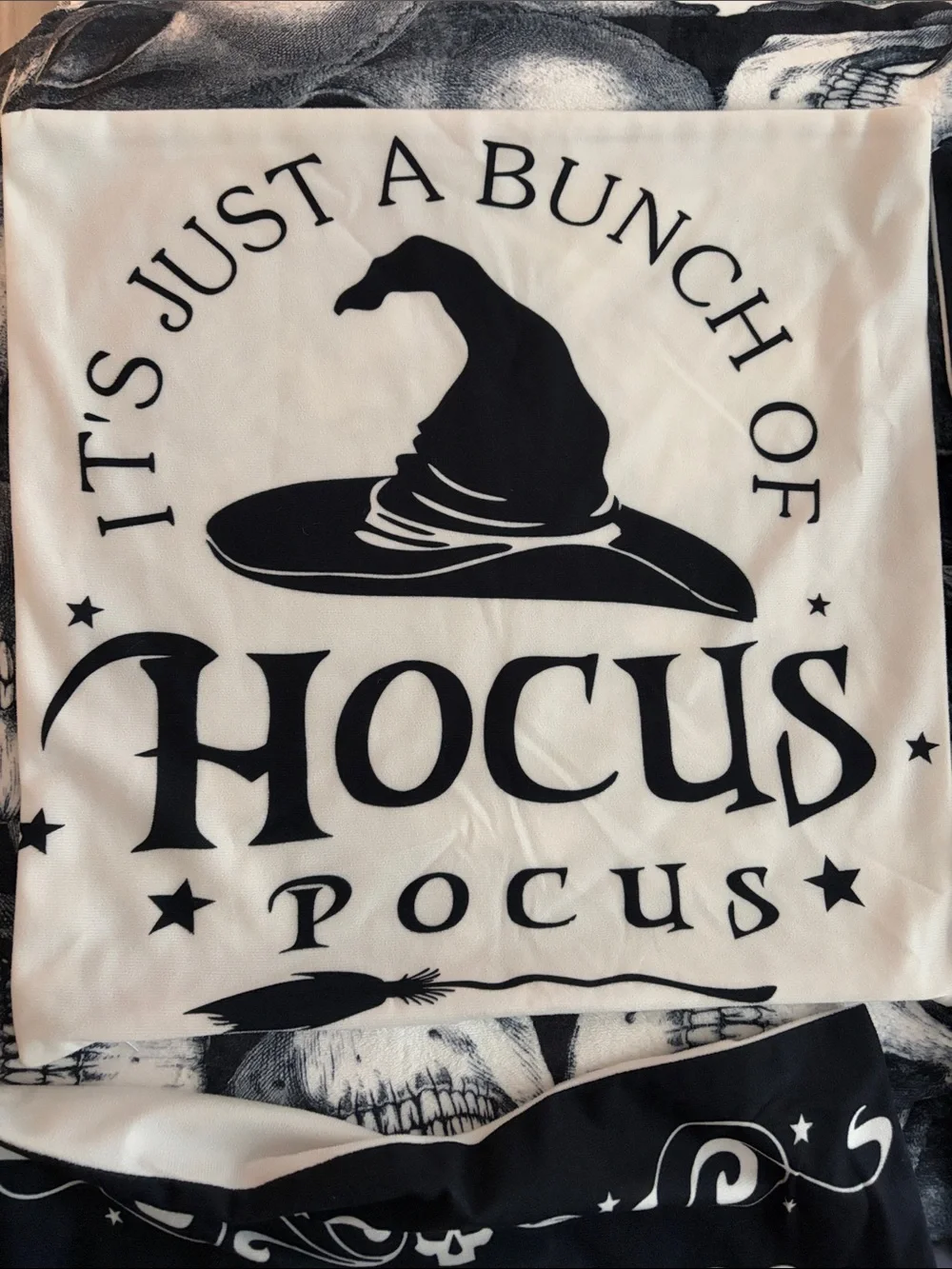 HOCUS POCUS HALLOWEEN 18”x18” PILLOW COVERS 4 SET